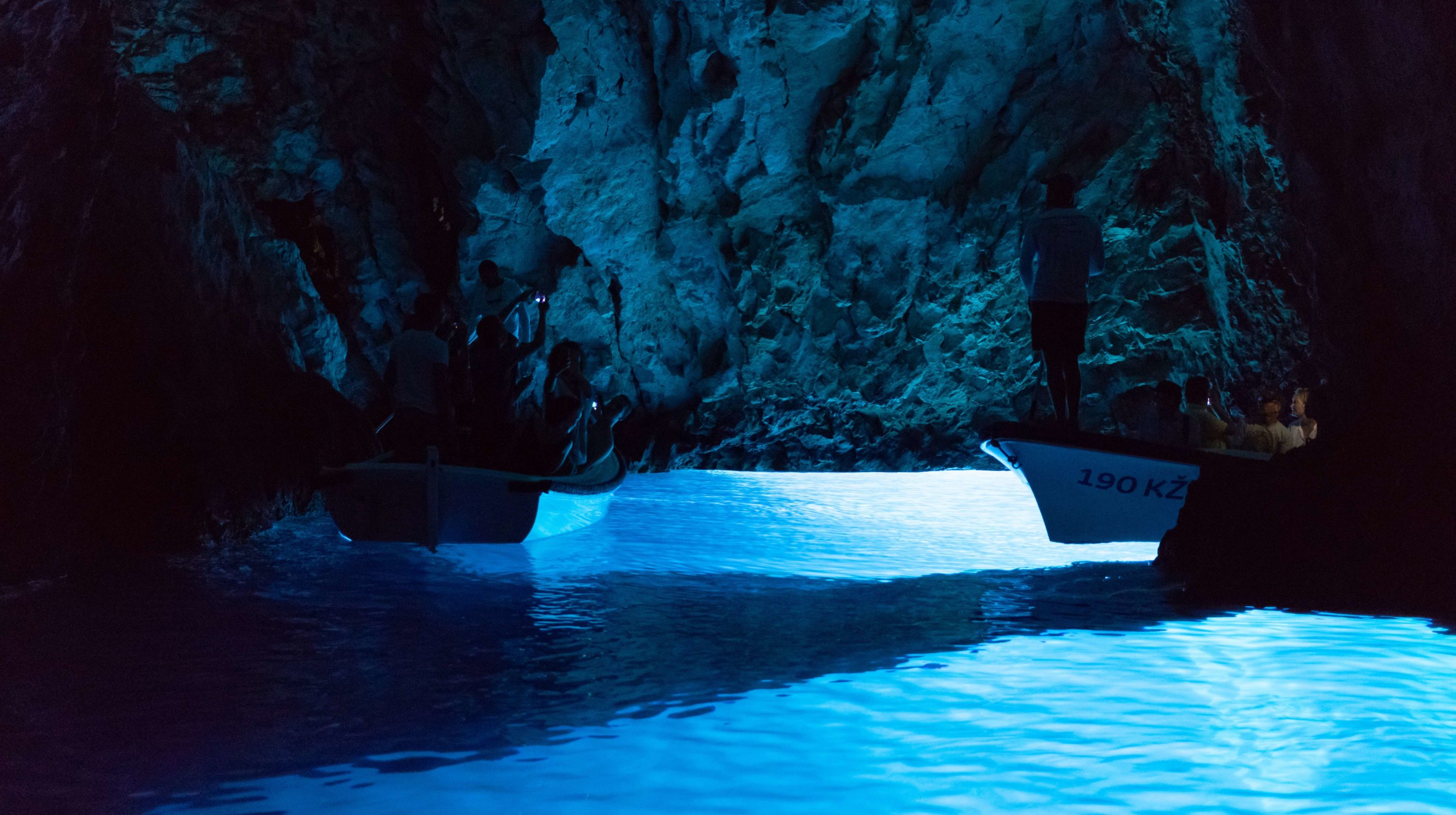青の洞窟blue cave