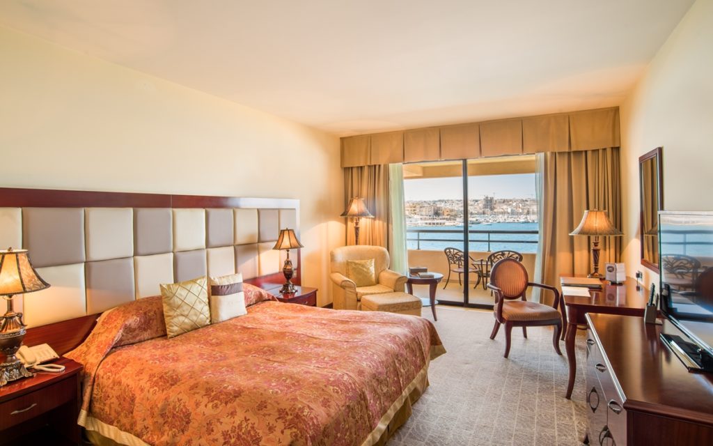 Excersior-5-Double-Deluxe-Seafront-Room