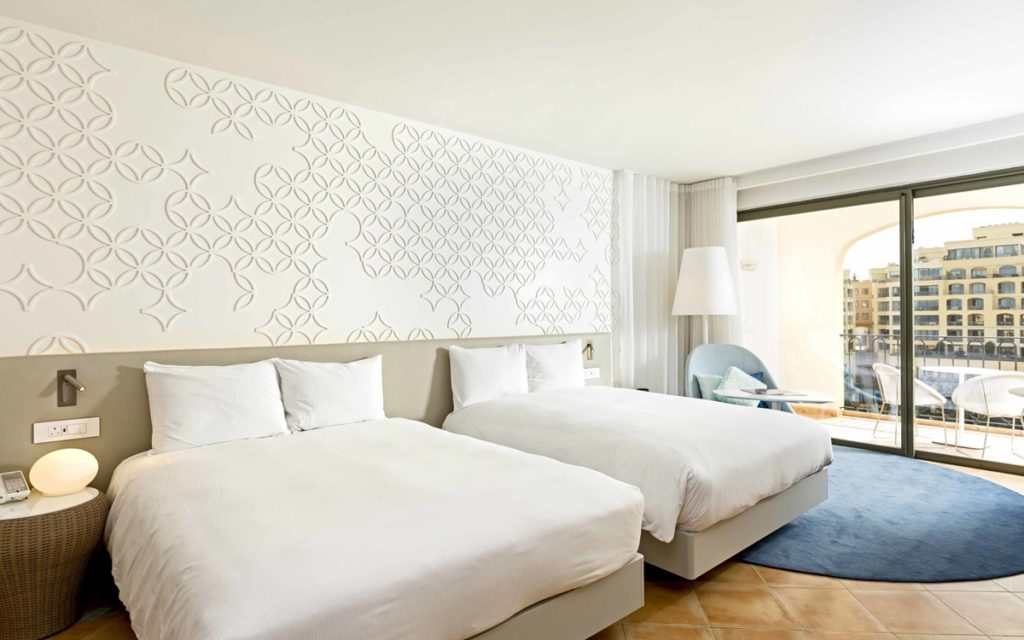 hilton-2-Queen-Marina-View