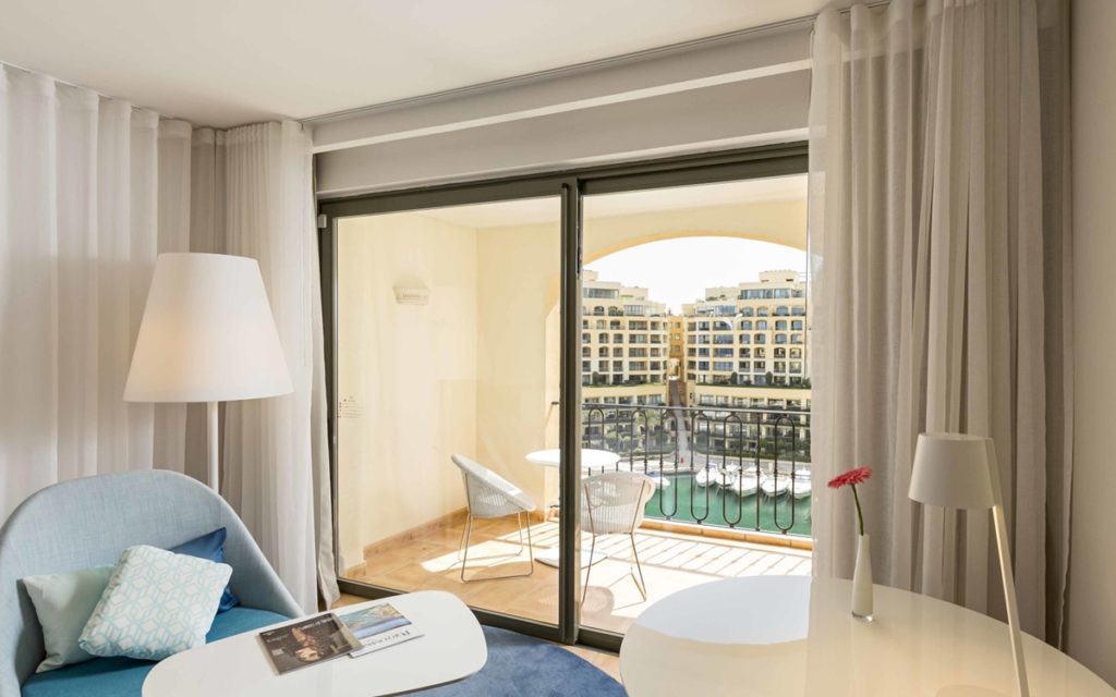 hilton-3-Queen-Marina-View