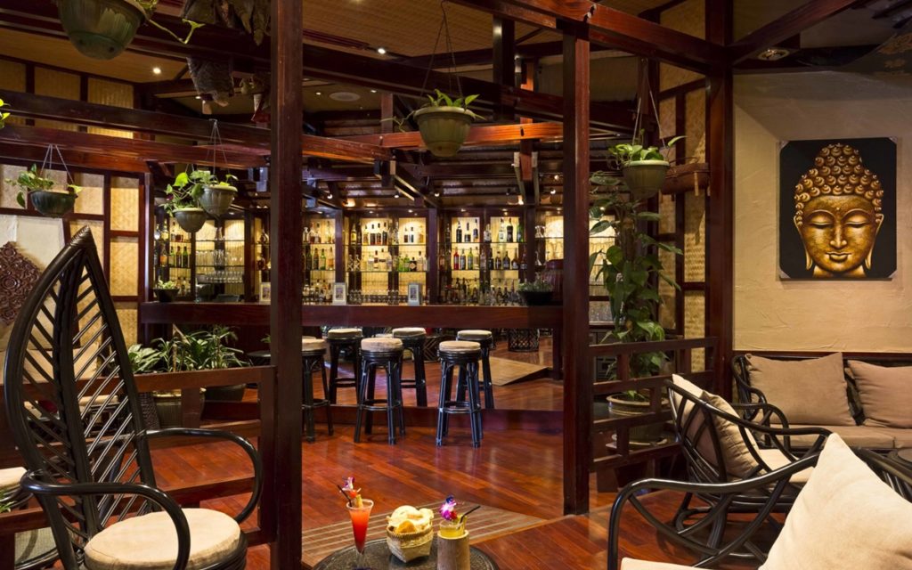 hilton-6-Blue-Elephant-Bar