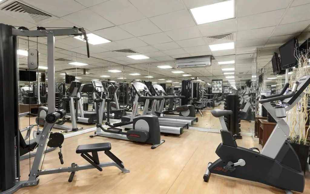 HowardJohnson-9-healthclub