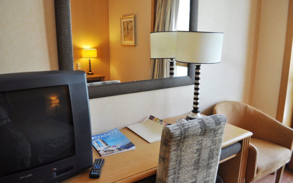 ディバニ メテオラ ホテル カランバカ