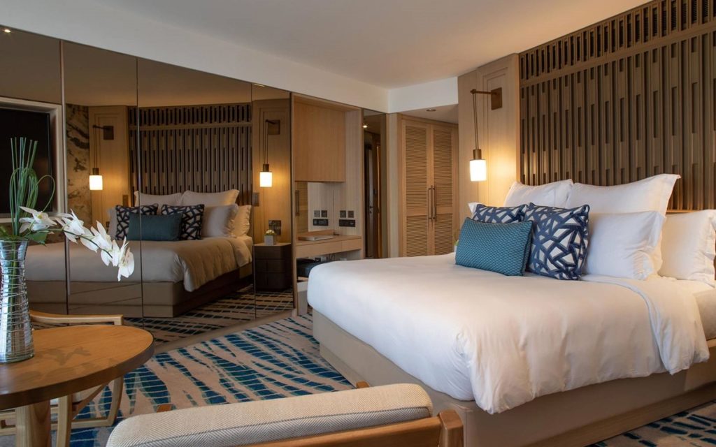 jumeirah-beach-hotel-2-ocean-deluxe-room-1