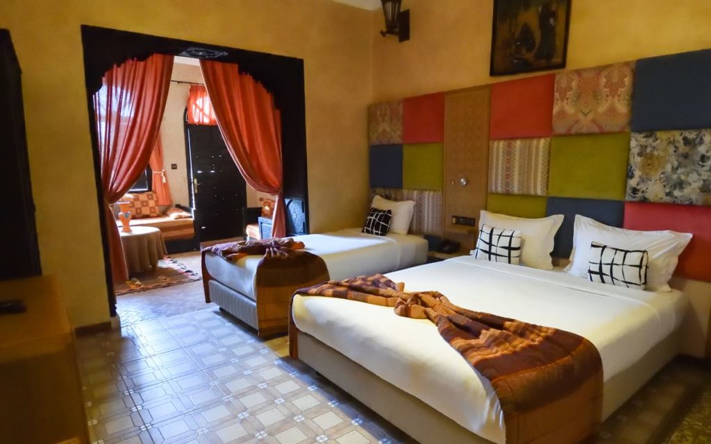 アル ジャシーラ ホテル エッサウイラ