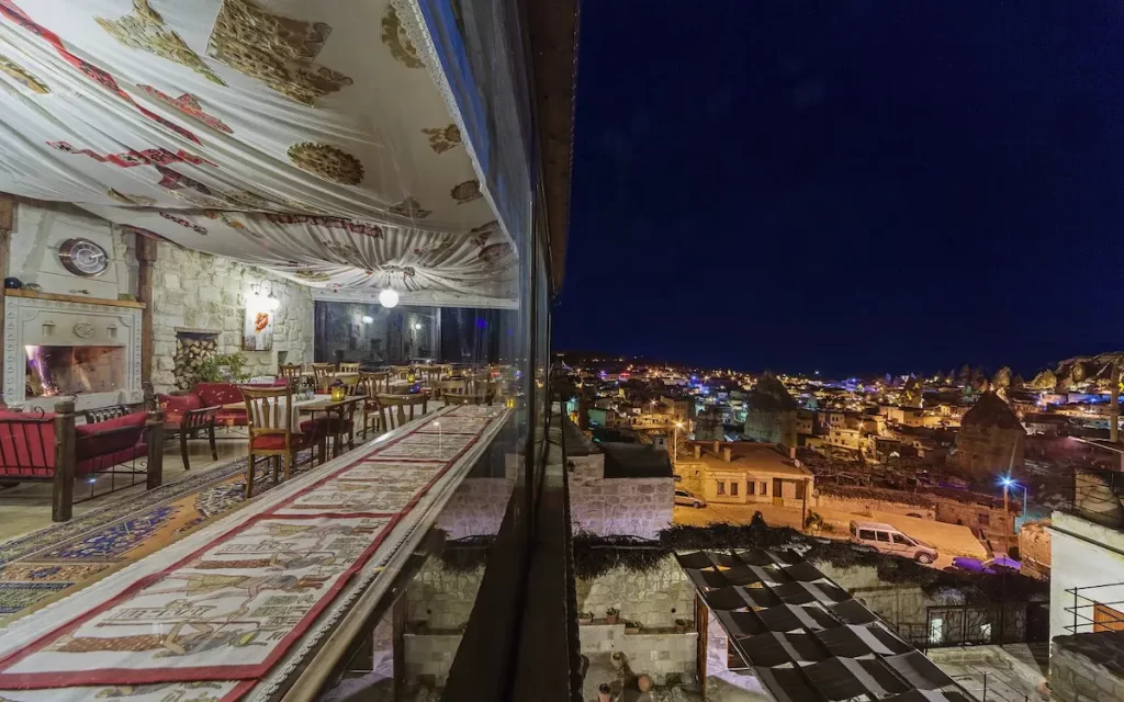 ミスラ ケーブ ホテル