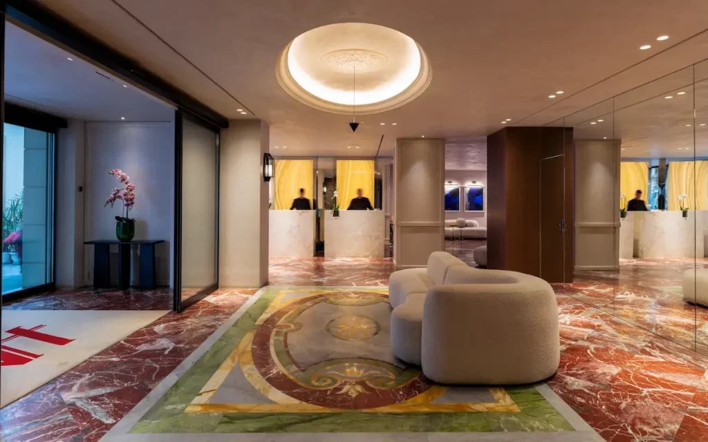 アストール ホテル