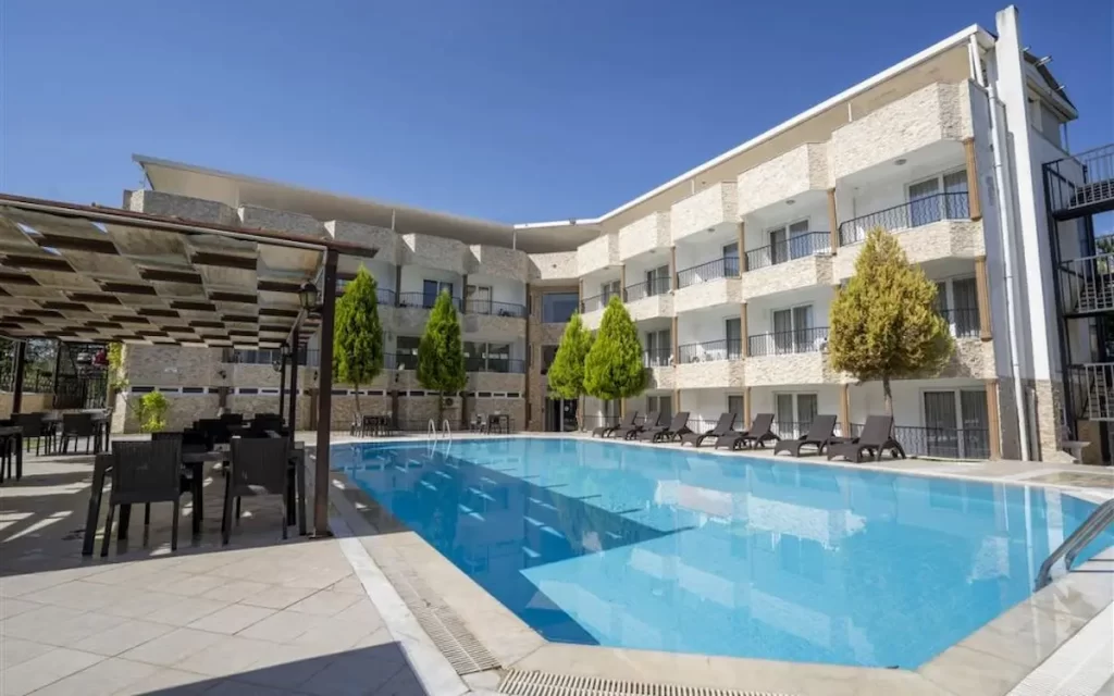 アヤパム ホテル