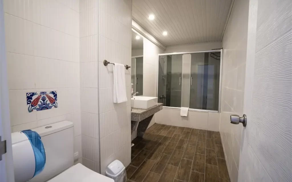 アヤパム ホテル