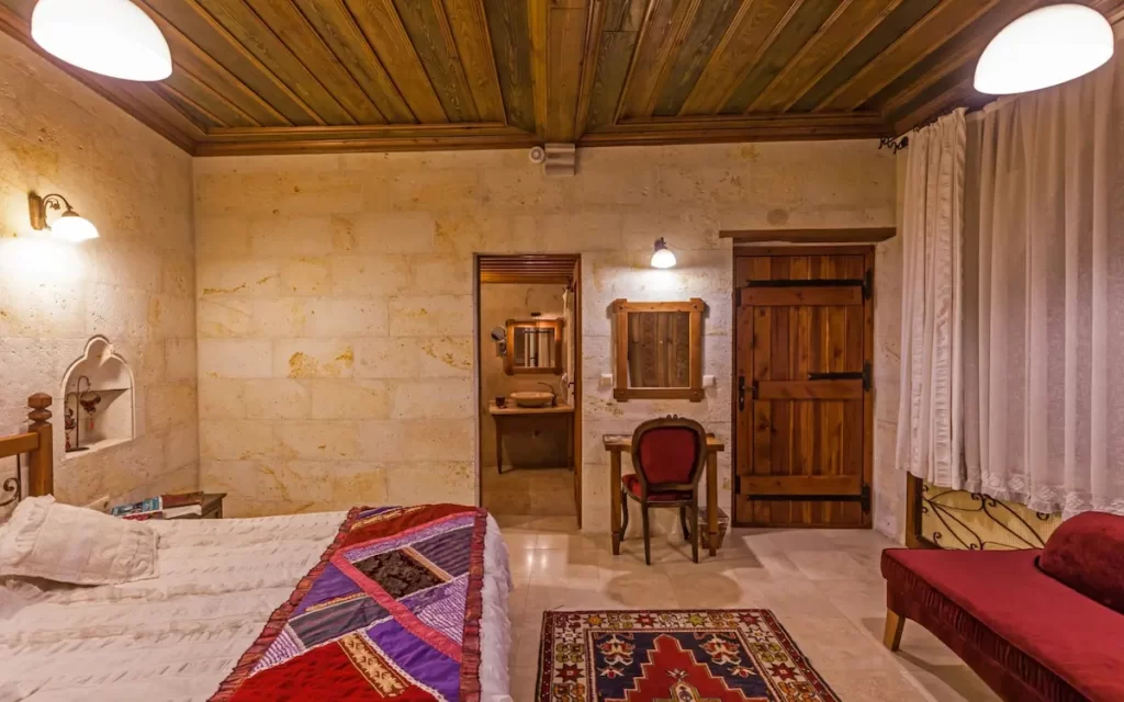 ミスラ ケーブ ホテル