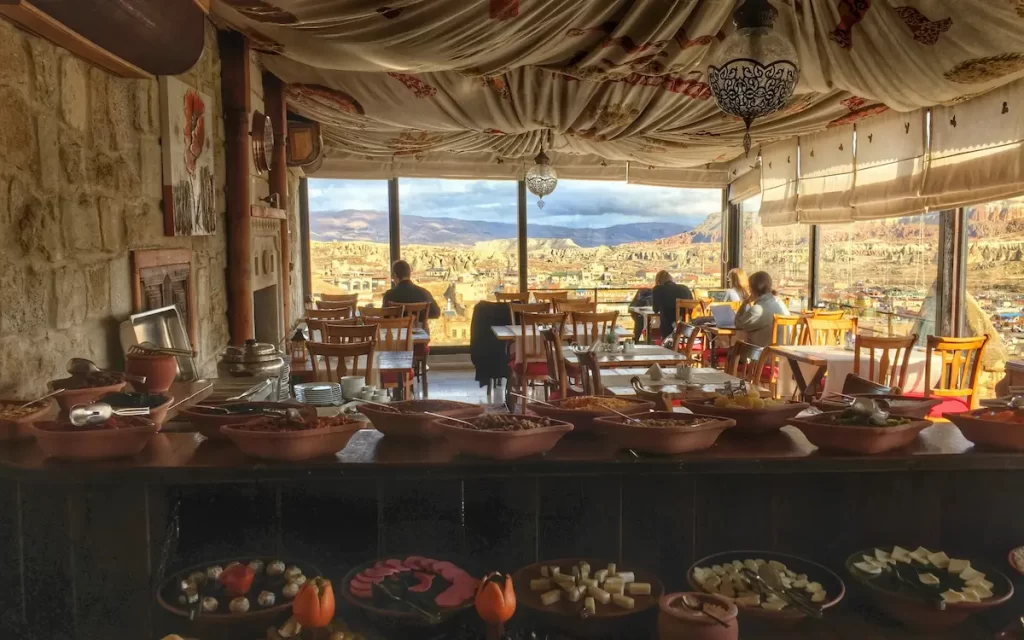 ミスラ ケーブ ホテル