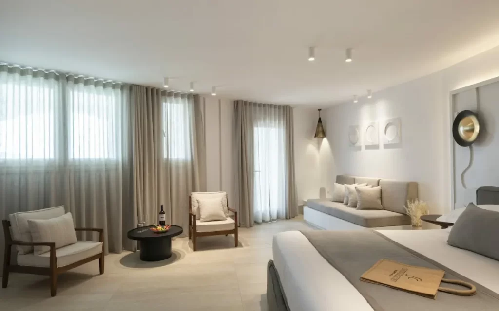 サント ピュア イア スイーツ & ヴィラズ