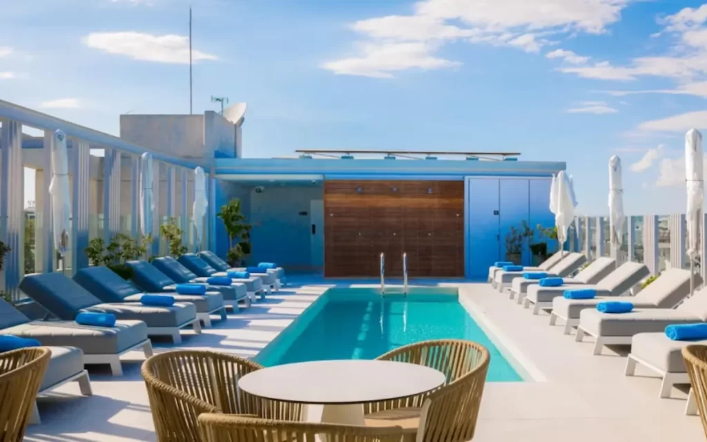 ホテル インディゴ ラルナカ IHG