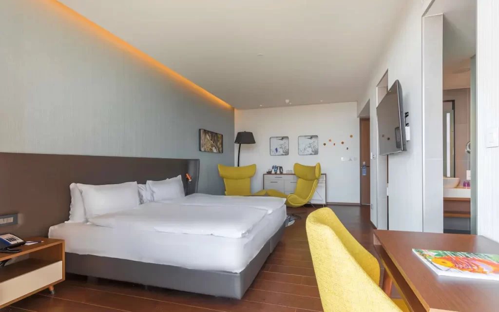 ラディソン ブル ホテル ラルナカ