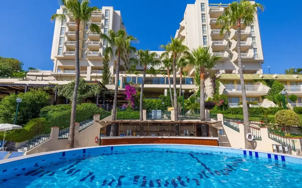 ファンタジア　デラックス　ホテル