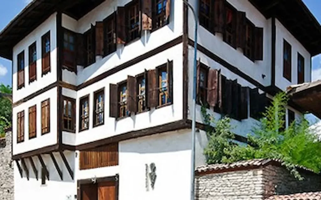 ギュルエヴィ　サフランボル