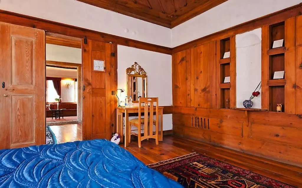 ギュルエヴィ　サフランボル