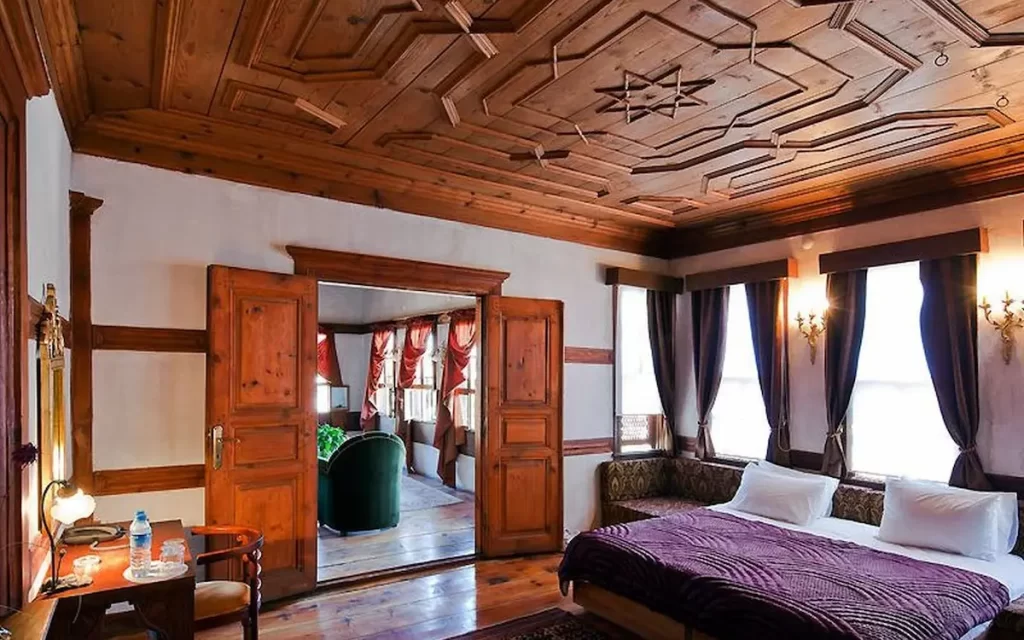 ギュルエヴィ　サフランボル