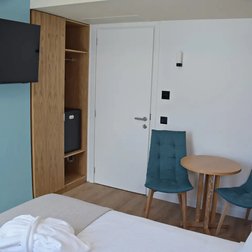 ダブルルーム（バルコニー付き）-img