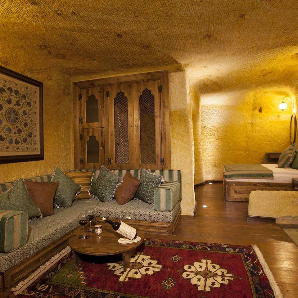 ロイヤルケーブ＆プールスイート-img