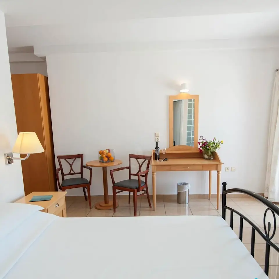 スタンダードダブルルーム（バルコニー付き）-img